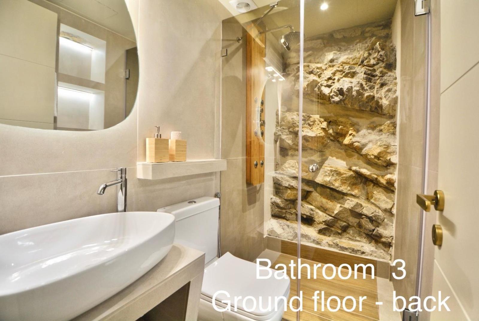 Villasonboard Rock Villa 3 Bed, 3 Bath, Jacuzzi, Seaside 埃尔米奥尼 外观 照片