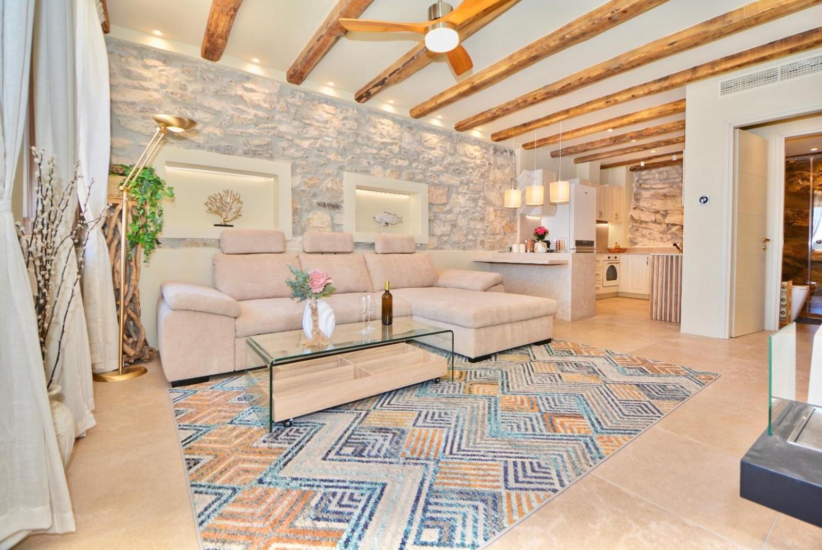 Villasonboard Rock Villa 3 Bed, 3 Bath, Jacuzzi, Seaside 埃尔米奥尼 外观 照片
