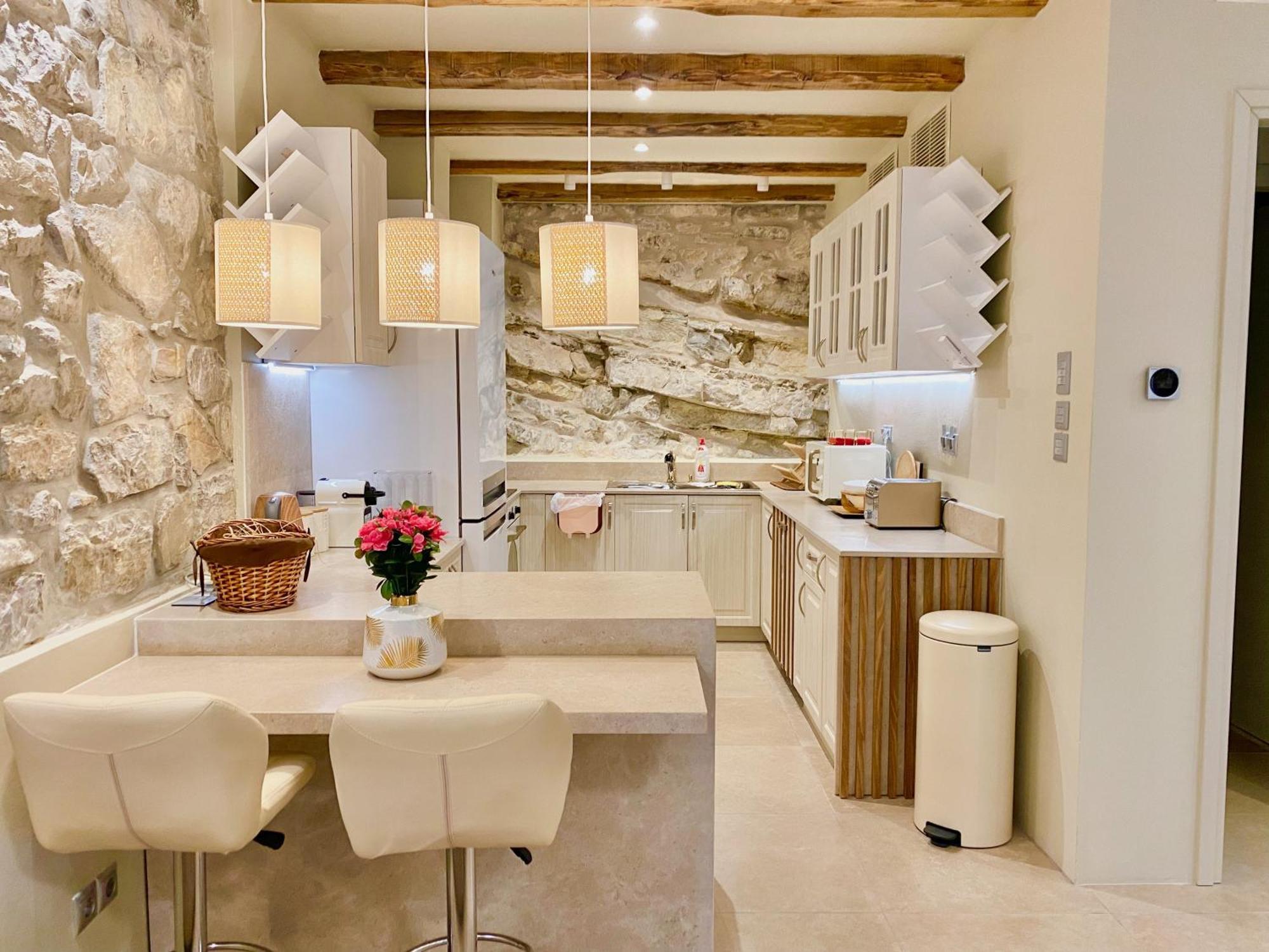 Villasonboard Rock Villa 3 Bed, 3 Bath, Jacuzzi, Seaside 埃尔米奥尼 外观 照片